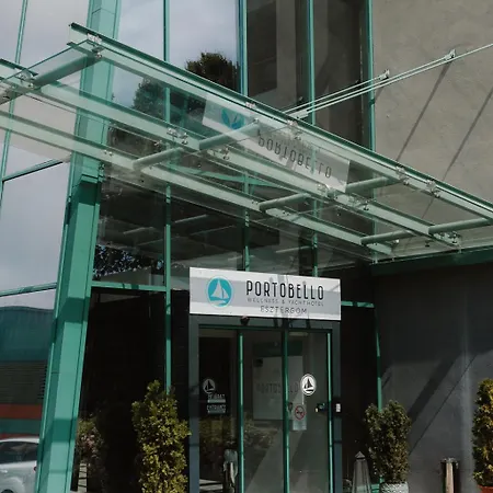 ホテル Portobello Wellness エステルゴム